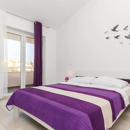 Apartment Nice In With House Sea View