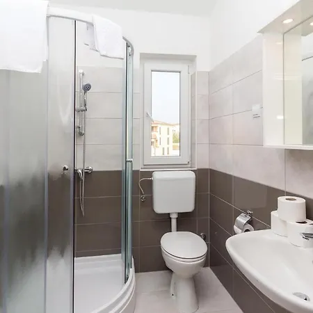 Nice In With House Sea View Apartment Premantura